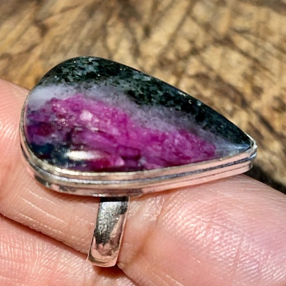 “Stone of Courage & Strength” Ruby Zoisite Ring Size 7 1/2 - Picture 5 of 16